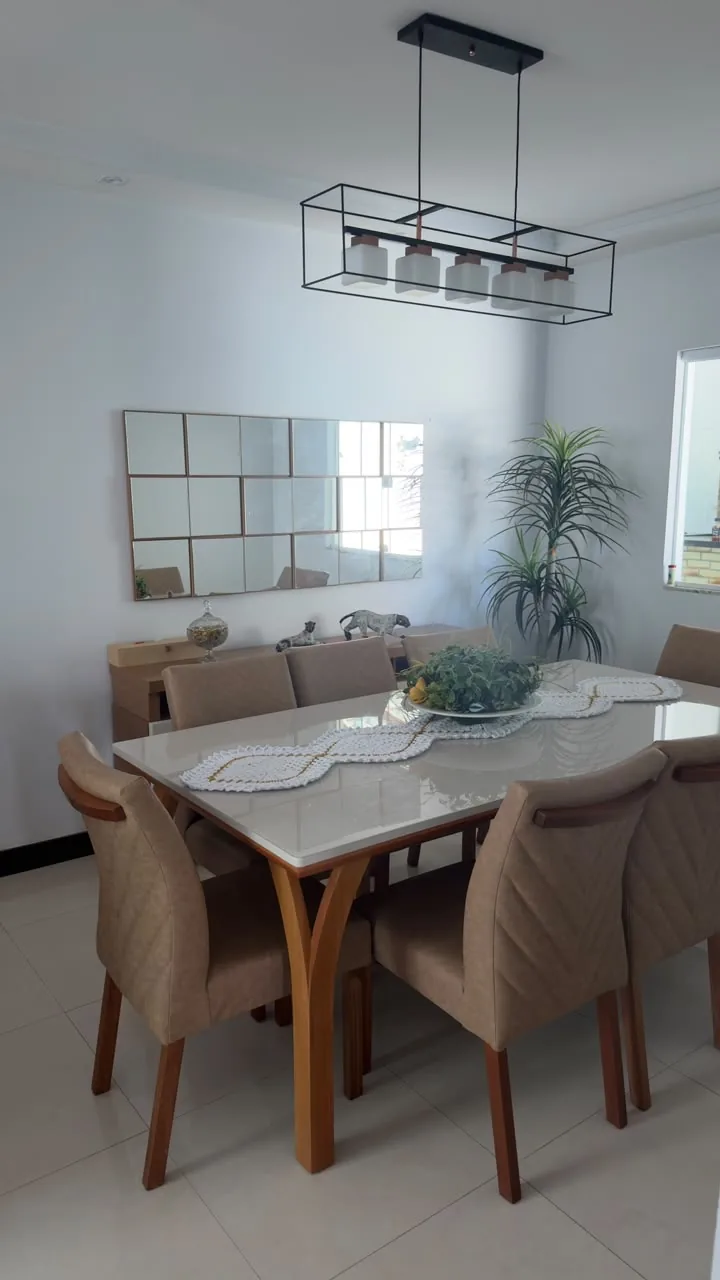 Sala de jantar da casa de temporada na Serra-ES